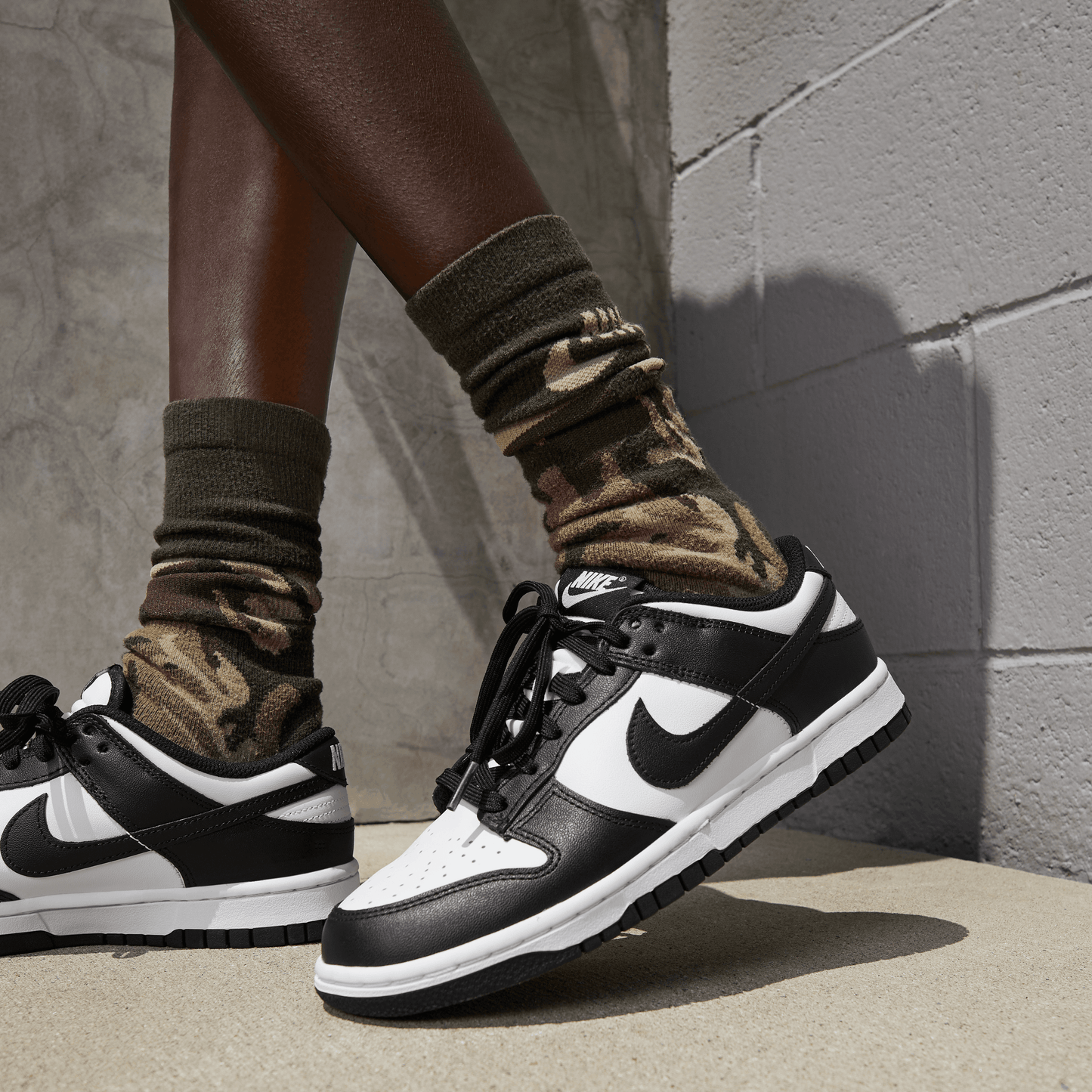 GIÀY W NIKE DUNK LOW - WHITE/BLACK-WHITE