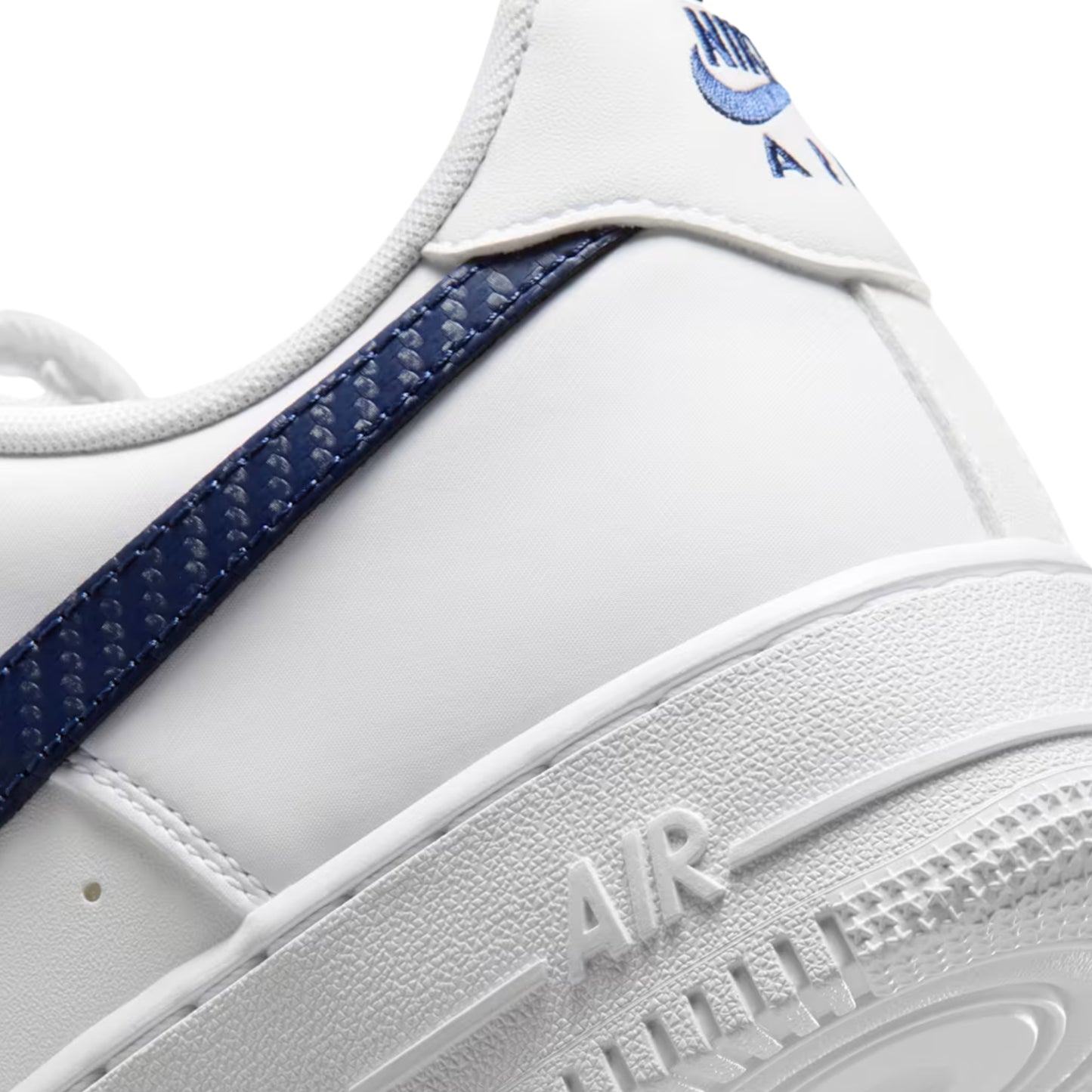 NIKE AIR FORCE 1 '07 TECH ESS -WHITE/MIDNIGHT NAVY-WHITE SNEAKERS