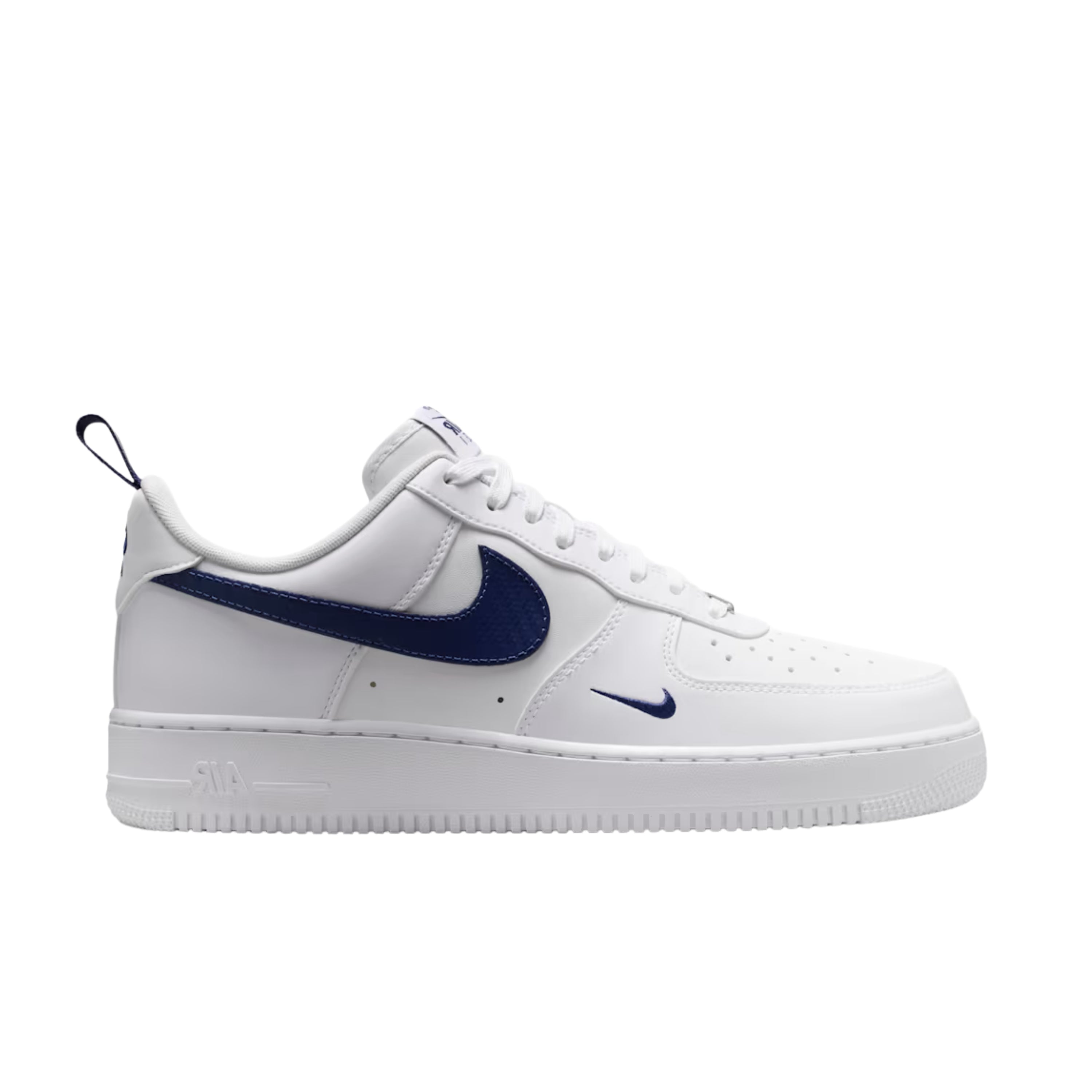 NIKE AIR FORCE 1 '07 TECH ESS -WHITE/MIDNIGHT NAVY-WHITE SNEAKERS