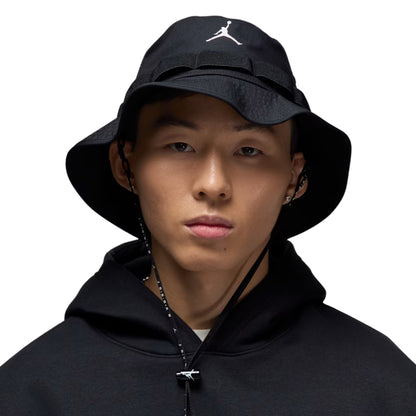 NÓN NIKE U J APEX BUCKET JUMPMAN -BLACK/WHITE