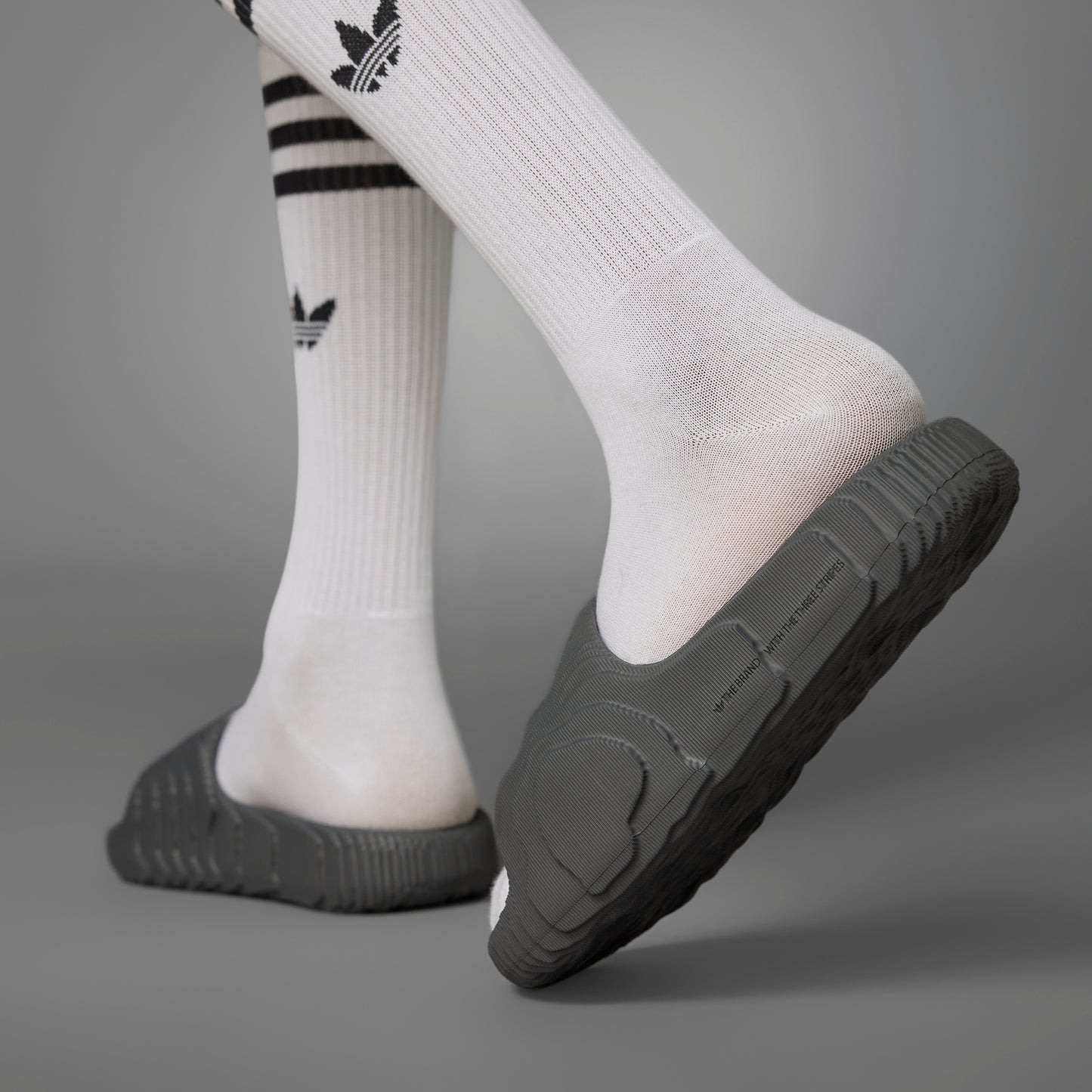 ADILETTE 22 SLIPPERS - GREY FIVE
