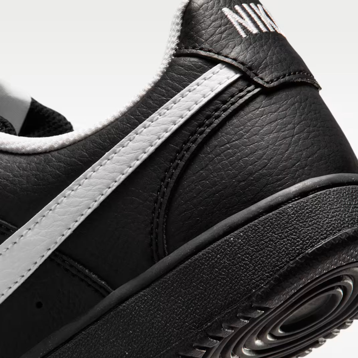 GIÀY NIKE W NIKE COURT VISION LO LE - BLACK/WHITE